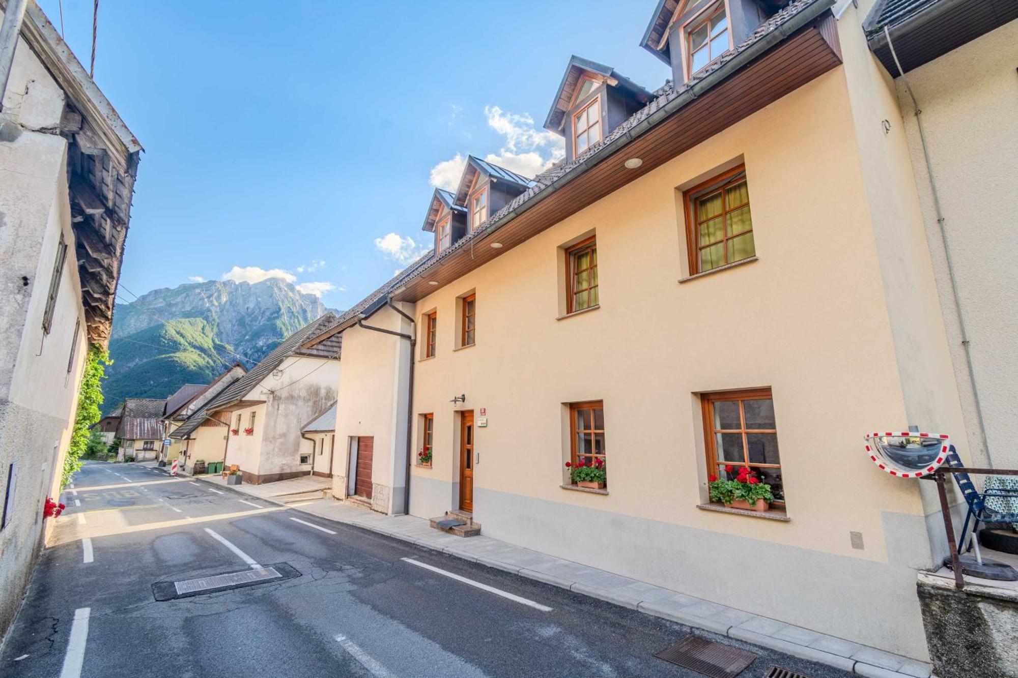 Apartma Miranda Log pod Mangartom Bagian luar foto