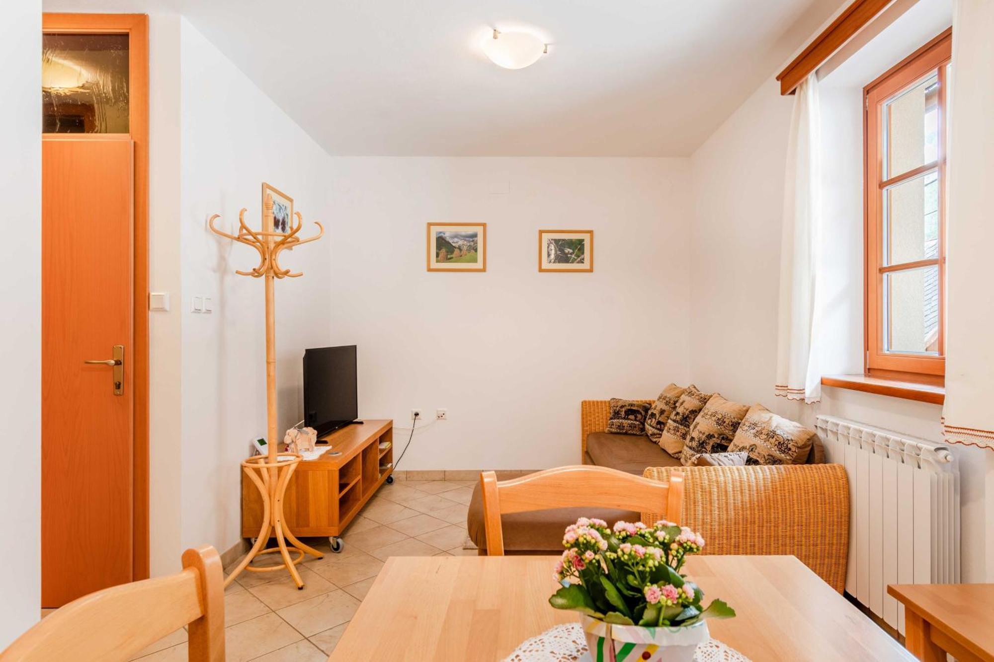 Apartma Miranda Log pod Mangartom Bagian luar foto
